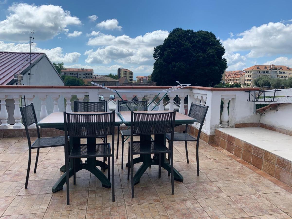 Casa Vacanze Autonoma Brevi Periodi Vibo Valentia Bagian luar foto